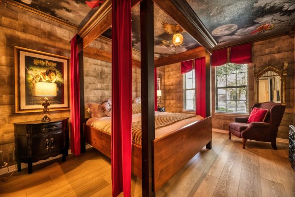 Harry Potter themed bedroom with four poster bed at Magic Moments Kissimmee vacation villa